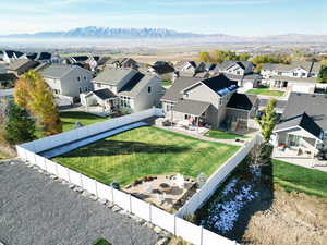 Drone / aerial view featuring a mountain view