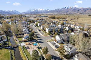 Birds eye view of property featuring a mountain view