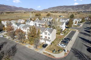 Aerial view with a mountain view