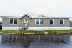 View of manufactured / mobile home