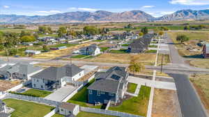 Aerial view with a mountain view