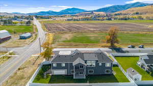 Bird's eye view with a mountain view