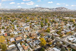 Aerial view with a mountain view