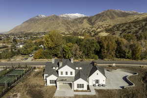 View of mountain feature