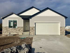 Craftsman house with a garage