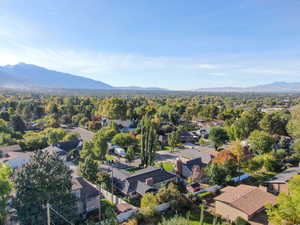 Drone / aerial view featuring a mountain view