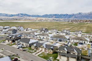 Bird's eye view with a mountain view