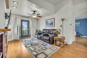 Living room fwith door to the back deck