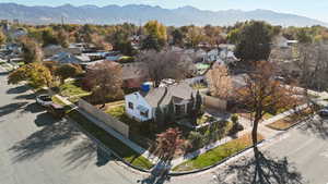 Bird's eye view with a mountain view