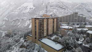 Snowy aerial view with a mountain view