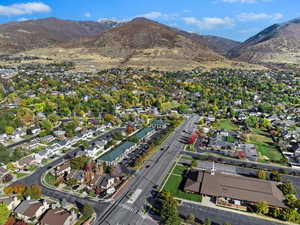 Bird's eye view with a mountain view