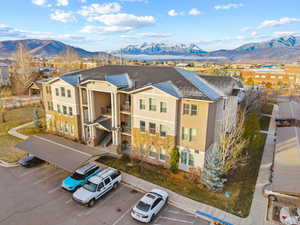 Drone / aerial view featuring a mountain view