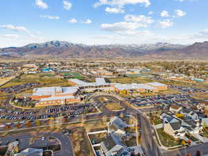 Bird's eye view with a mountain view