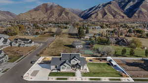 Drone / aerial view featuring a mountain view