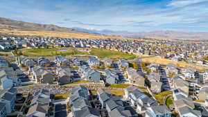 Drone / aerial view featuring a mountain view