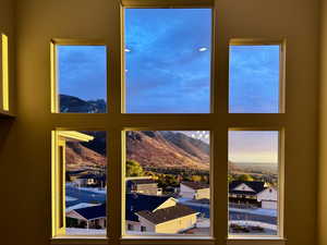 Interior details with a mountain view