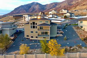 Aerial view with a mountain view