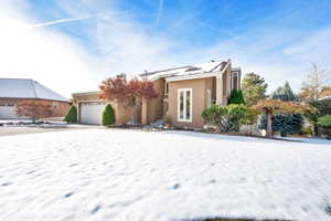 View of front of house featuring a garage