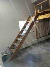 Stairway to Garage storage level