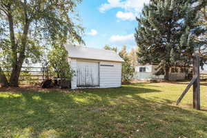 View of yard with a shed