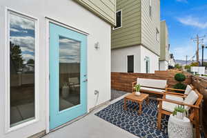 View of patio / terrace featuring outdoor lounge area