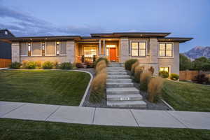 Prairie-style home with a mountain view