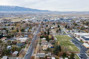 Drone / aerial view featuring a mountain view