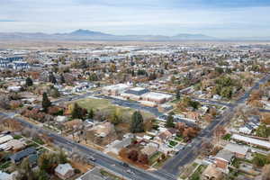 Aerial view with a mountain view