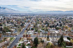 Aerial view with a mountain view