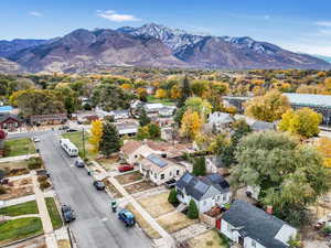 Bird's eye view with a mountain view