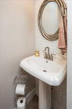 Bathroom with backsplash