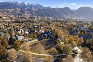 Drone / aerial view featuring a mountain view