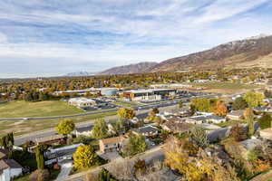 Bird's eye view featuring a mountain view