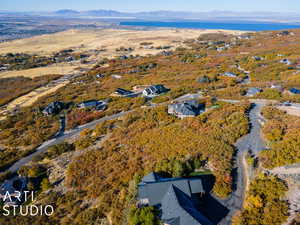 Bird's eye view with a mountain view