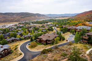 Bird's eye view with a mountain view