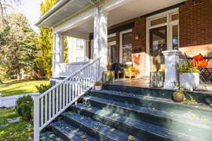 Doorway to property with a porch