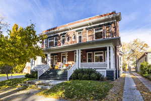 View of front of home featuring a porch