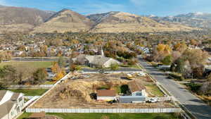 Aerial view with a mountain view