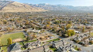 Aerial view with a mountain view