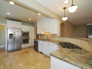 Lovely kitchen for entertaining.