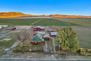 Bird's eye view with a mountain view