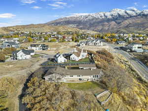 Aerial view with a mountain view