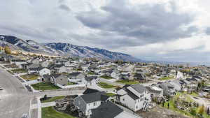 Bird's eye view with a mountain view