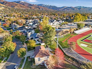 Bird's eye view with a mountain view