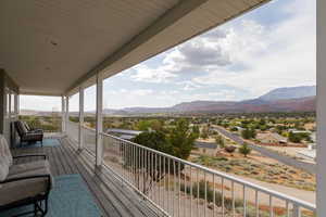 Balcony featuring a mountain view