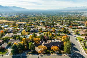 Bird's eye view featuring a mountain view