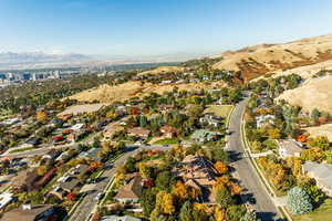 Bird's eye view featuring a mountain view