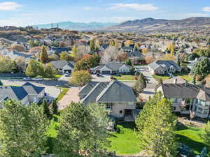 Bird's eye view featuring a mountain view