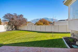 View of yard featuring a mountain view