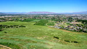 Aerial view with a mountain view